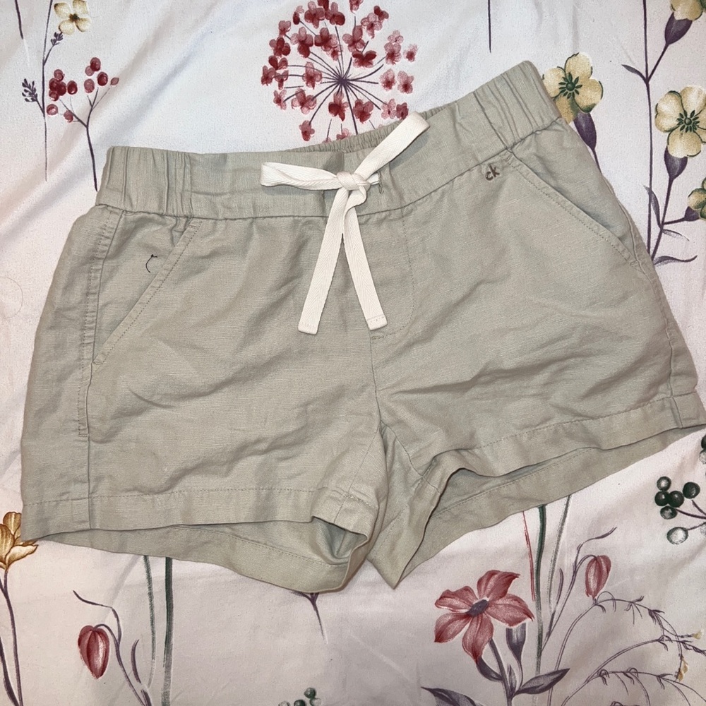 Calvin Klein khakhi colored shorts (womenswear)